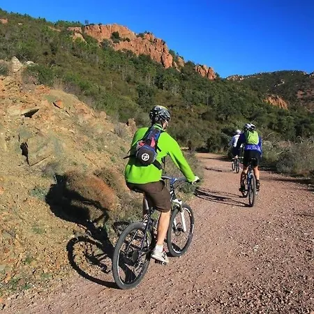 Appartement Superbe Duplex T3 Climatise Avec Terrasse Et Solarium, Magnifique Vue Et Golf *