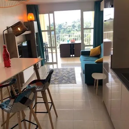 Superbe Duplex T3 Climatise Avec Terrasse Et Solarium, Magnifique Vue Et Golf