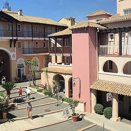 Superbe Duplex T3 Climatise Avec Terrasse Et Solarium, Magnifique Vue Et Golf Lägenhet Saint-Raphaël