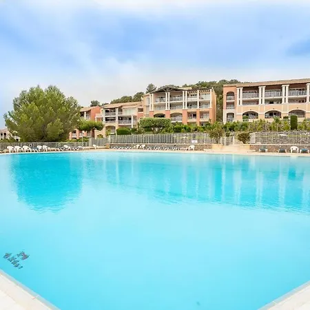 Superbe Duplex T3 Climatise Avec Terrasse Et Solarium, Magnifique Vue Et Golf דירה *