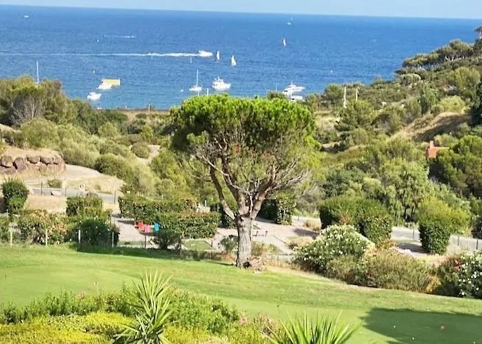 Superbe Duplex T3 Climatise Avec Terrasse Et Solarium, Magnifique Vue Et Golf Saint-Raphaël