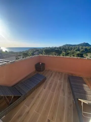 Superbe Duplex T3 Climatise Avec Terrasse Et Solarium, Magnifique Vue Et Golf *