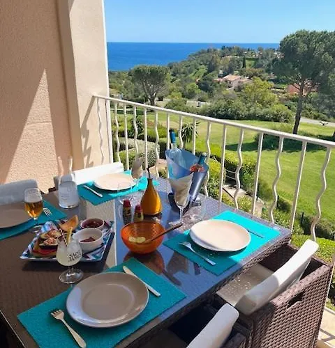 Superbe Duplex T3 Climatise Avec Terrasse Et Solarium, Magnifique Vue Et Golf